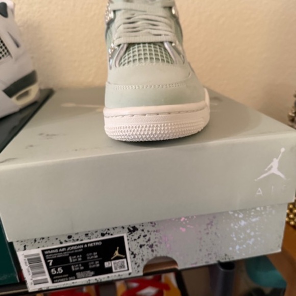 Women's Air Jordan 4 retro mint green size 7 - Picture 2 of 4